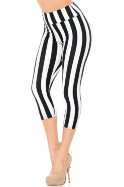Black & White Striped Capri Leggings -Halloween Cosplay DSC 2370 26070 55838.1650563888 scaled