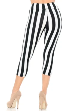Black & White Striped Capri Leggings -Halloween Cosplay DSC 2372 56294 84365.1650563888 scaled