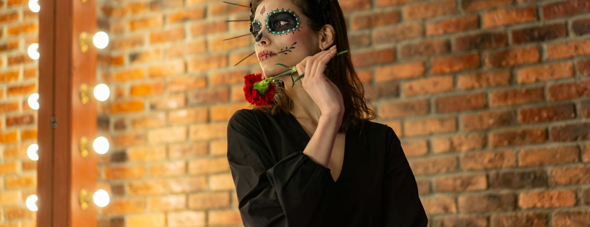 Front Page 4 Front Page -Halloween Cosplay pexels mikhail nilov 7706337